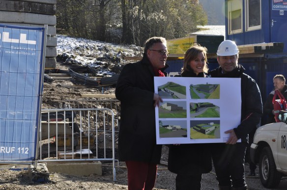 Foto: Christa Linossi /Landesrat Heinrich Schellhorn, Direktorin Sabine Breitwieser und Architekt Eric Auffarth