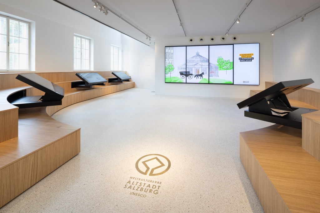 Salzburg in 360 Grad – neu erzählt Das berühmte Sattler Panorama ist heimgekehrt – und erwacht in der Orangerie im Mirabellgarten zu neuem Leben. Zwischen Pinselstrich und Pixel öffnet sich eine Zeitreise, die Salzburgs Geschichte nicht nur zeigt, sondern spürbar macht. Ein Ort, an dem Vergangenheit leuchtet und Zukunft sichtbar wird. Ein Museum, das mehr ist als ein Raum – ein Erlebnis.